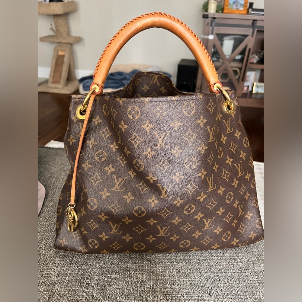 Louis Vuitton Artsy MM - 2012 - Made in USA from imported materials